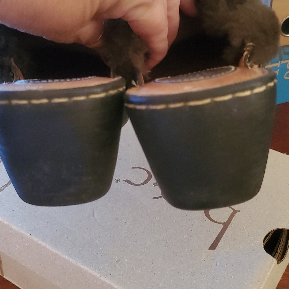 Clogs/Mules/Shoes - Picture 5 of 6